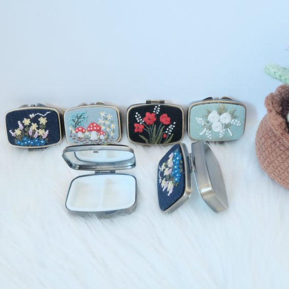 Hand-Embroidered Portable Pocket Mirror – Eye Makeup Compact