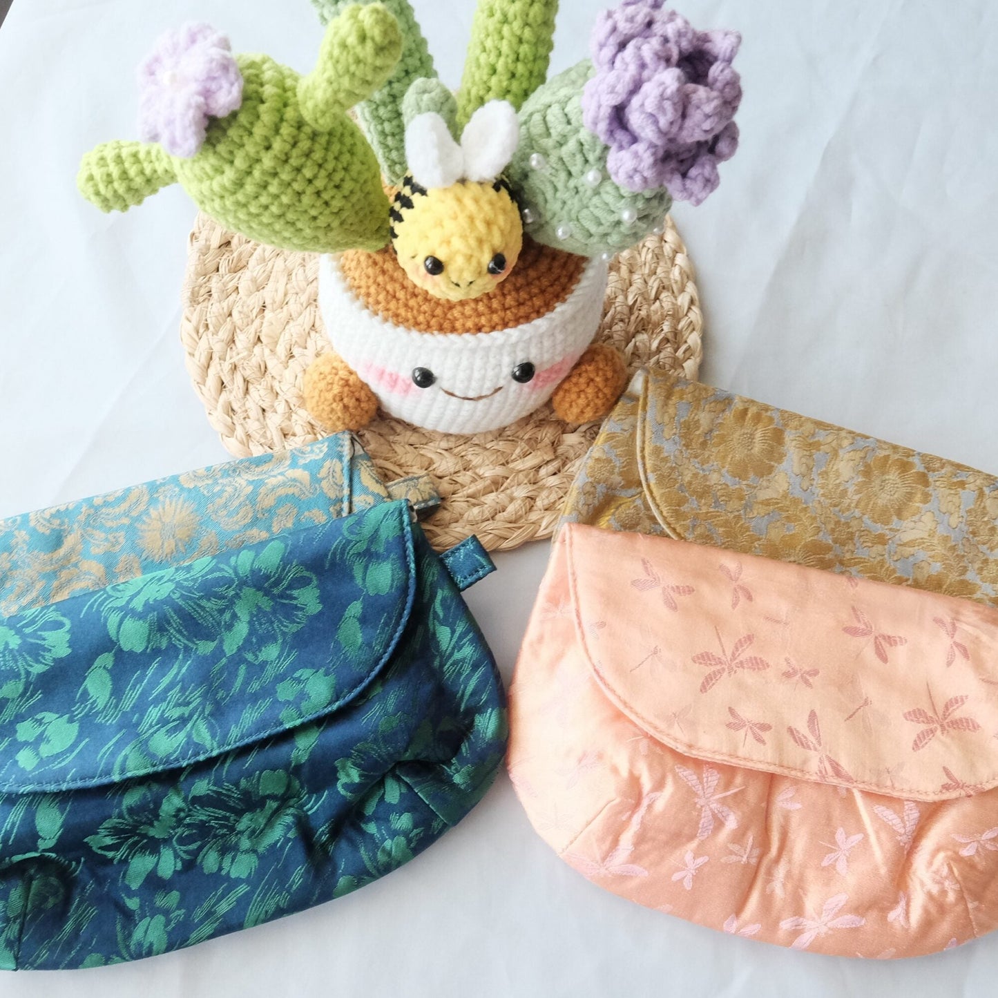 🌿 Handmade Fabric Clutch – Elegant & Versatile