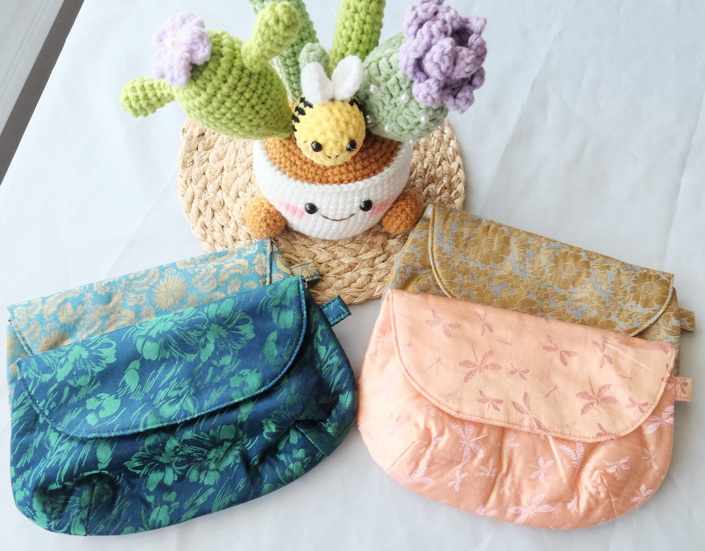 🌿 Handmade Fabric Clutch – Elegant & Versatile